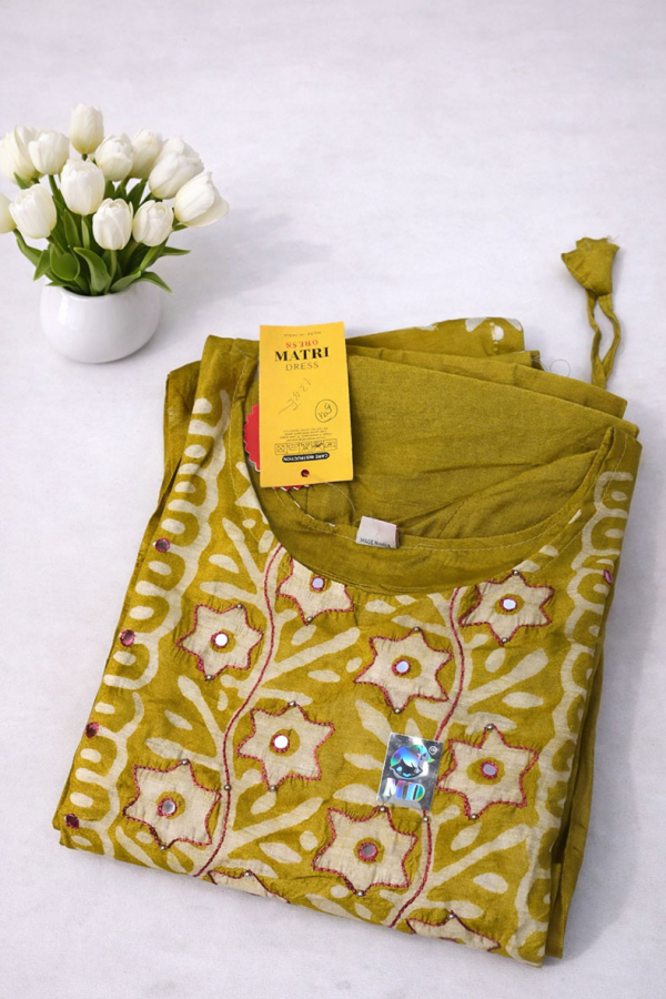 Kurti with pant and dupatta